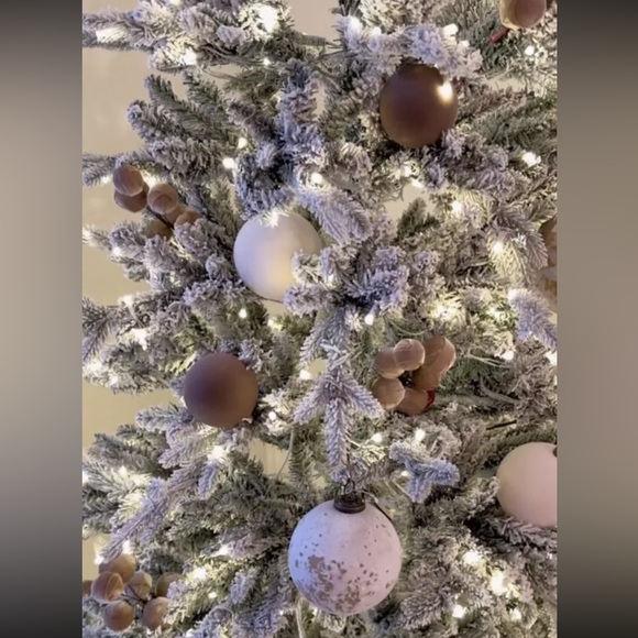 3-NWT ROBERT STANLEY 4” TAUPE FLOCKED ORNAMENT - Picture 10 of 16